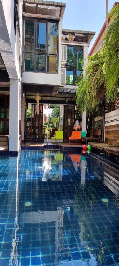 33 Poshtel (Adults Only) Ξενοδοχείο Τσιάνγκ Μάι Εξωτερικό φωτογραφία