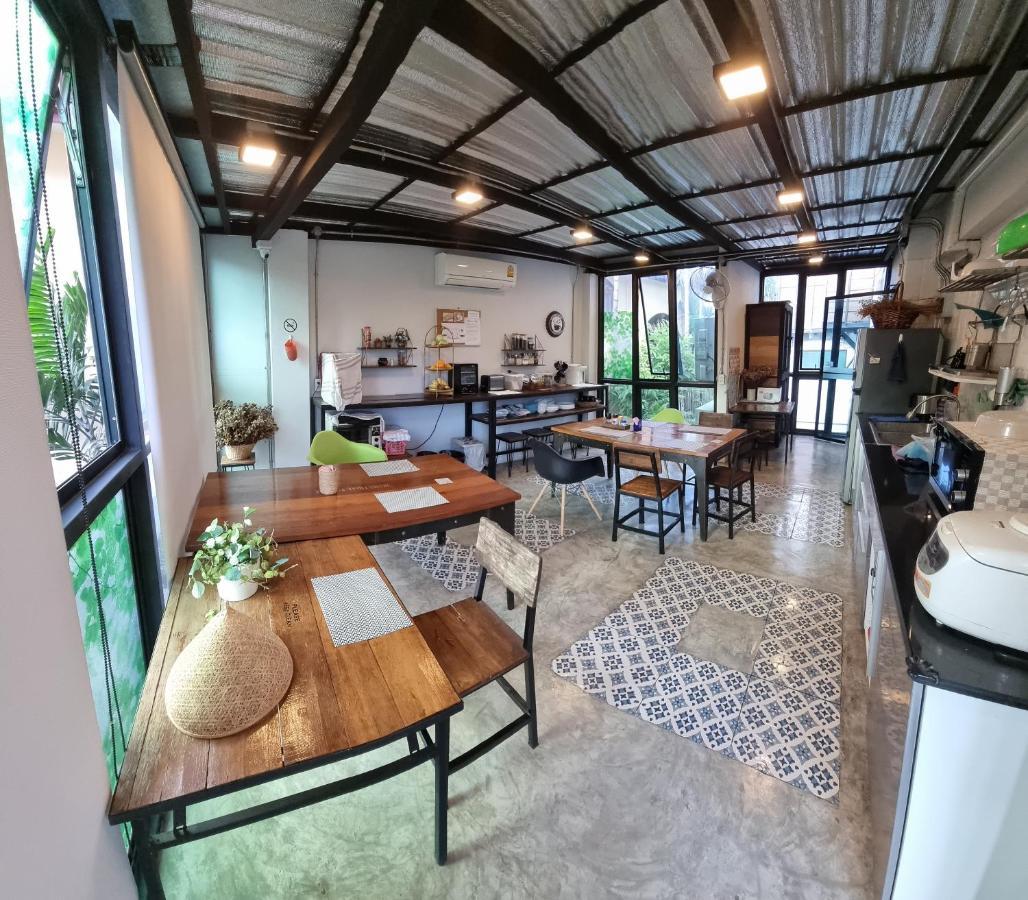 33 Poshtel (Adults Only) Ξενοδοχείο Τσιάνγκ Μάι Εξωτερικό φωτογραφία