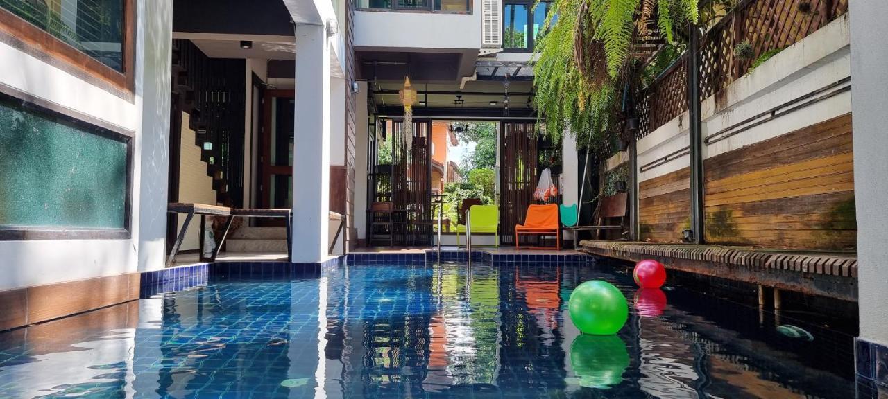 33 Poshtel (Adults Only) Ξενοδοχείο Τσιάνγκ Μάι Εξωτερικό φωτογραφία