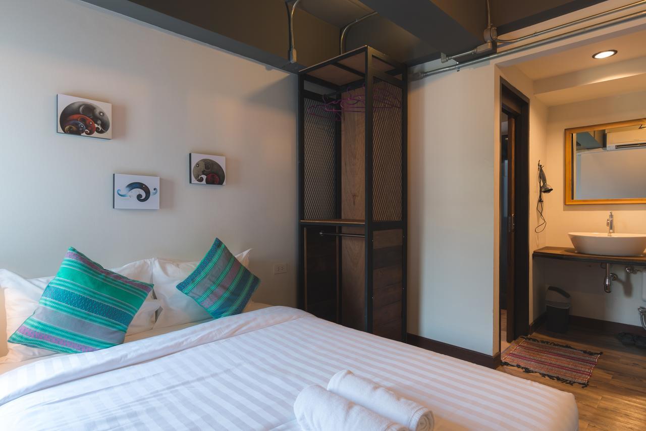 33 Poshtel (Adults Only) Ξενοδοχείο Τσιάνγκ Μάι Εξωτερικό φωτογραφία