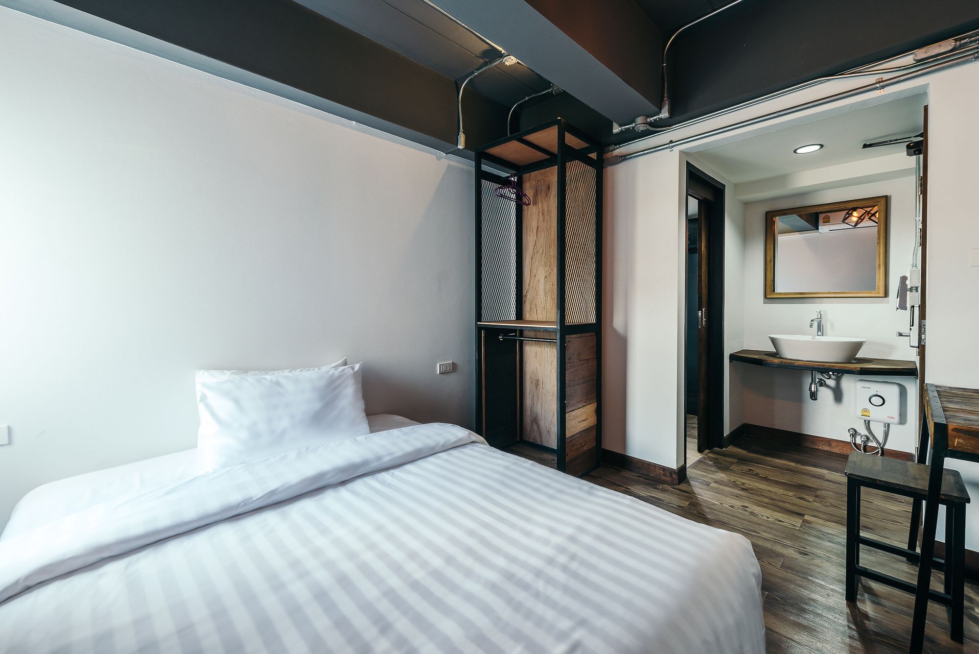 33 Poshtel (Adults Only) Ξενοδοχείο Τσιάνγκ Μάι Εξωτερικό φωτογραφία