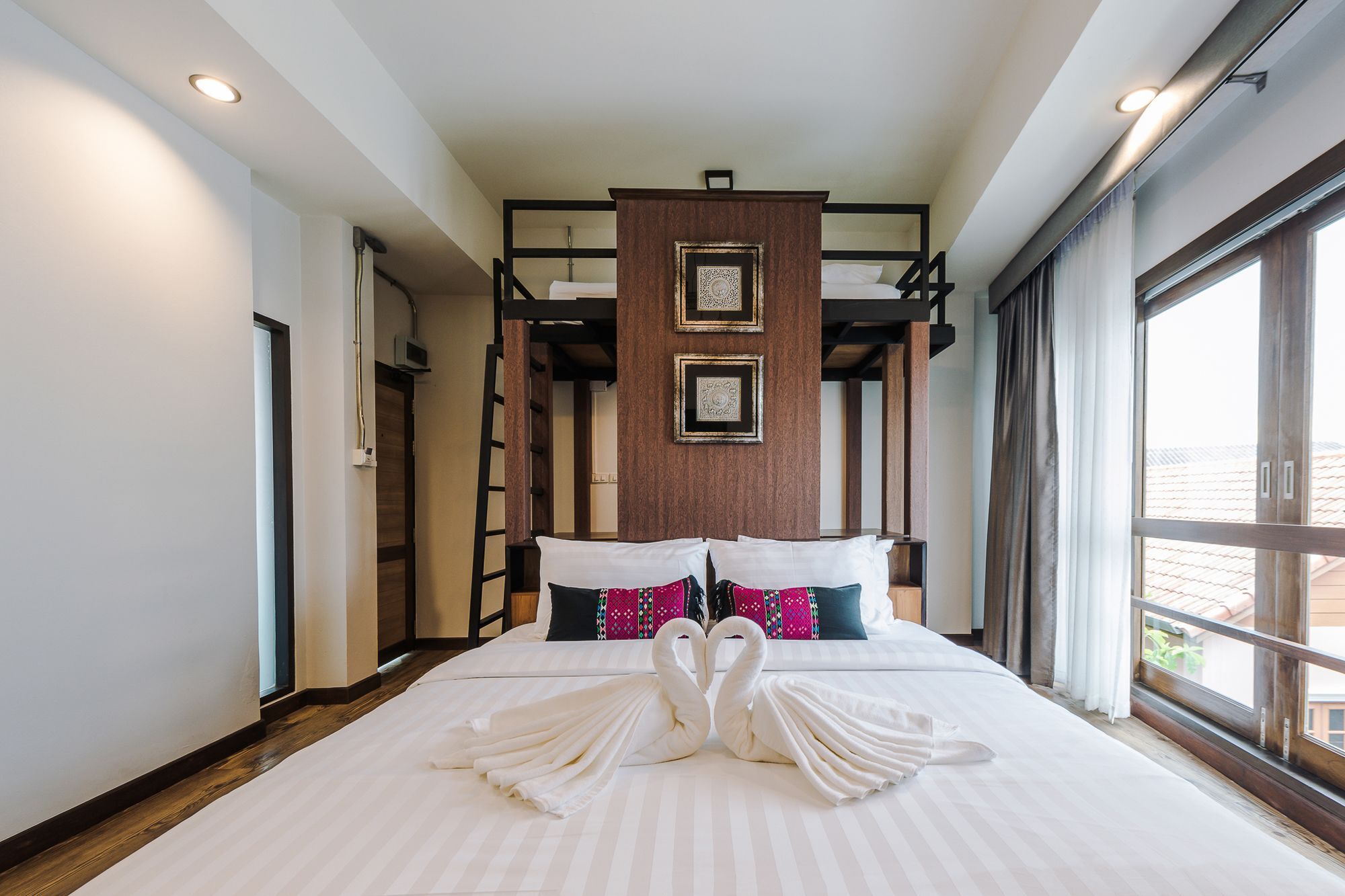33 Poshtel (Adults Only) Ξενοδοχείο Τσιάνγκ Μάι Εξωτερικό φωτογραφία