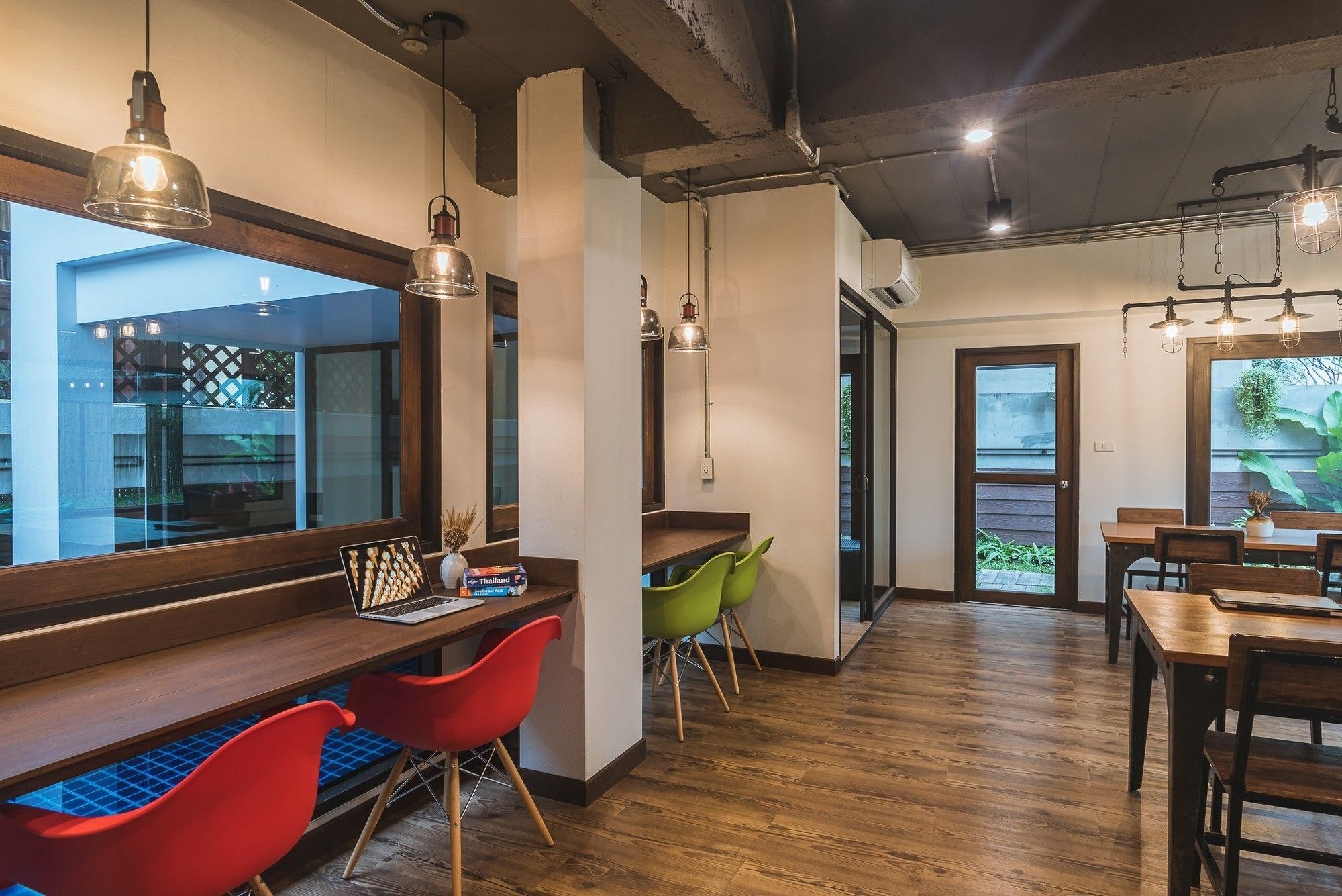 33 Poshtel (Adults Only) Ξενοδοχείο Τσιάνγκ Μάι Εξωτερικό φωτογραφία
